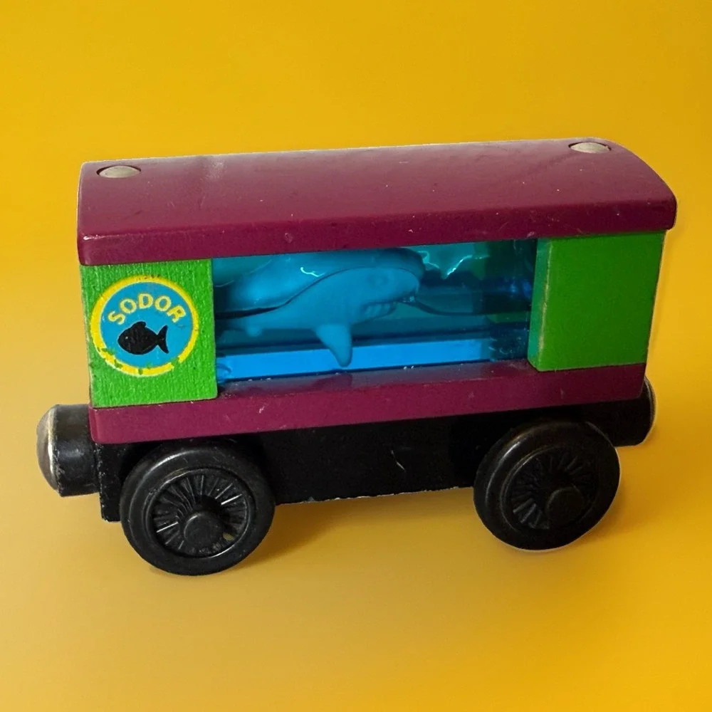 VTG Lot 3 Thomas Wooden Train Aquarium 2 Shark & 1 Octopus Car 2002 Tankers